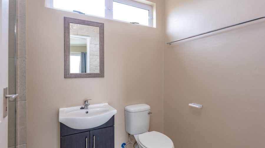 To Let 3 Bedroom Property for Rent in Struisbaai Western Cape